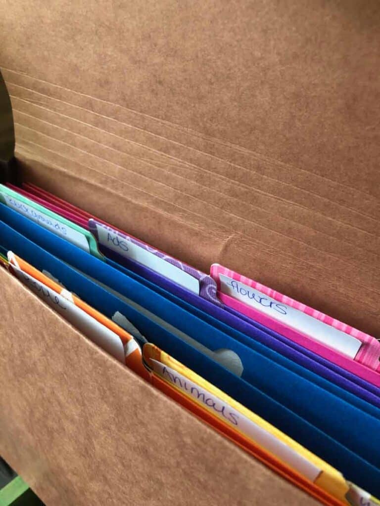 Use sticky notes to plan out your tabs for your ephemera folio. #junkjournal #organizing