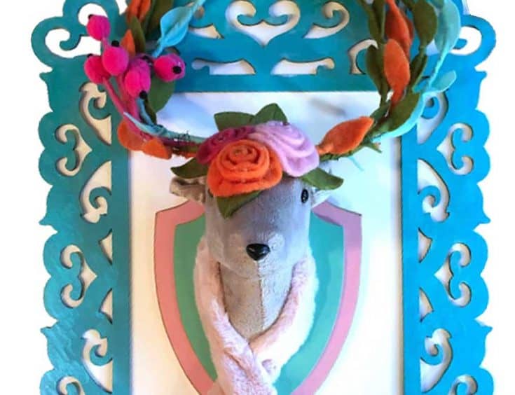 Turquoise Wooden Reindeer Wreath - DIY Christmas Decorations