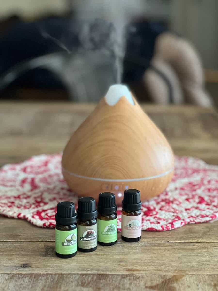 How To Make Ritz Carlton Scent With Essential Oils · Artsy Fartsy Life