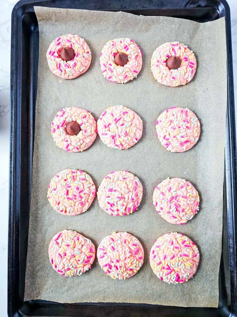 Simple Strawberry Cake Box Cookie Recipe · Artsy Fartsy Life
