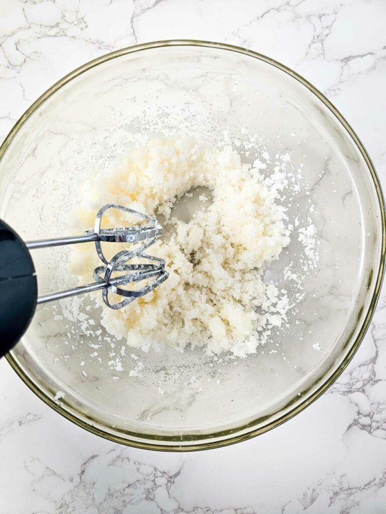 Simple DIY Lemon Vanilla Sugar Scrub