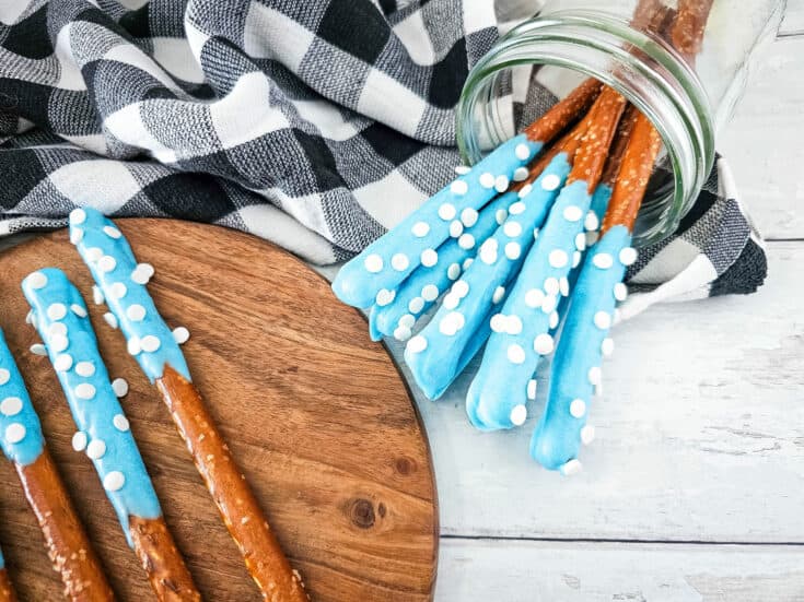 Blue Chocolate Candy Dipped Pretzel Rods Recipe