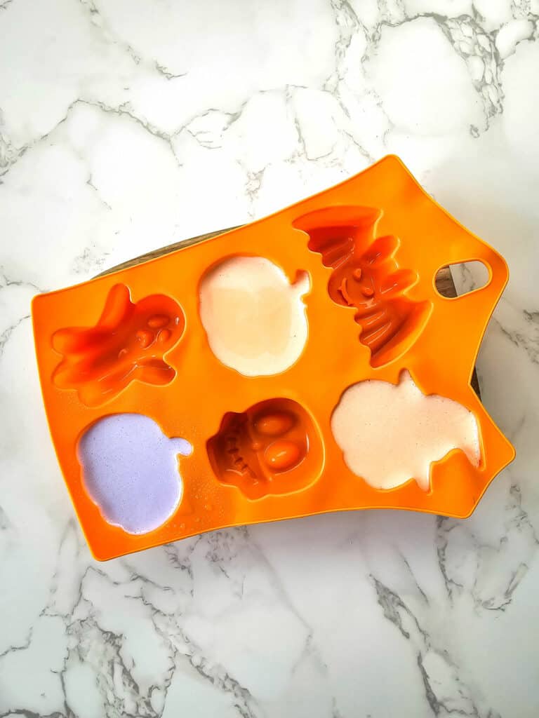 DIY Halloween Soap - Jack O' Lantern Vanilla Apple Soap Bars
