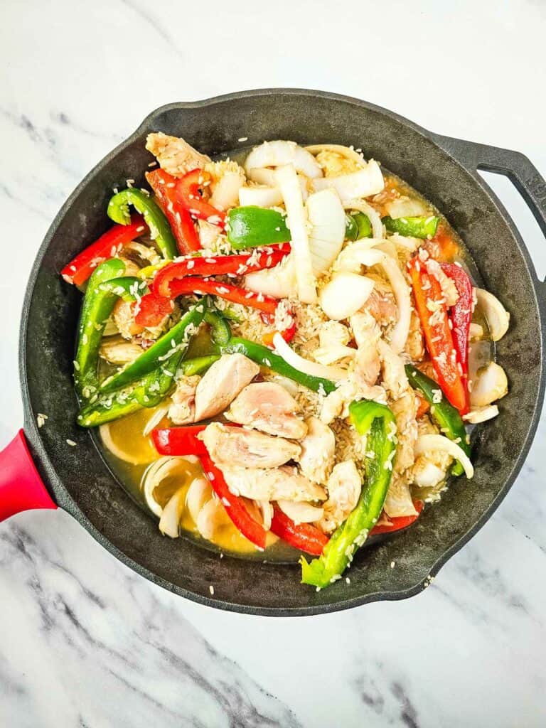 Old-Fashioned Chicken Fajita Casserole: A One-Pan Wonder!
