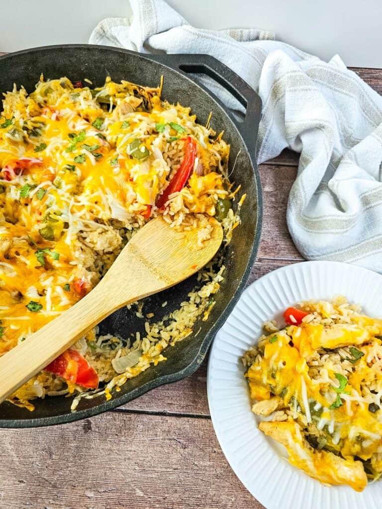 Old-Fashioned Chicken Fajita Casserole: A One-Pan Wonder!
