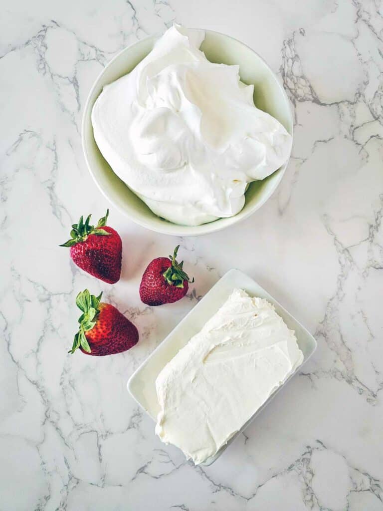 3-Ingredient Strawberry Cheesecake Dip
