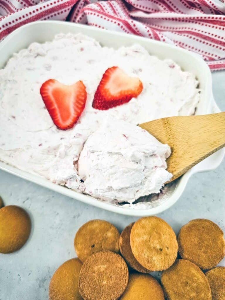 3-Ingredient Strawberry Cheesecake Dip