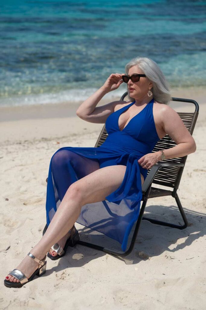 15 Chic Summer Beach Outfit Ideas for Women Over 50