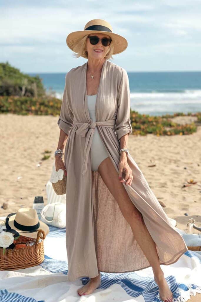 15 Chic Summer Beach Outfit Ideas for Women Over 50