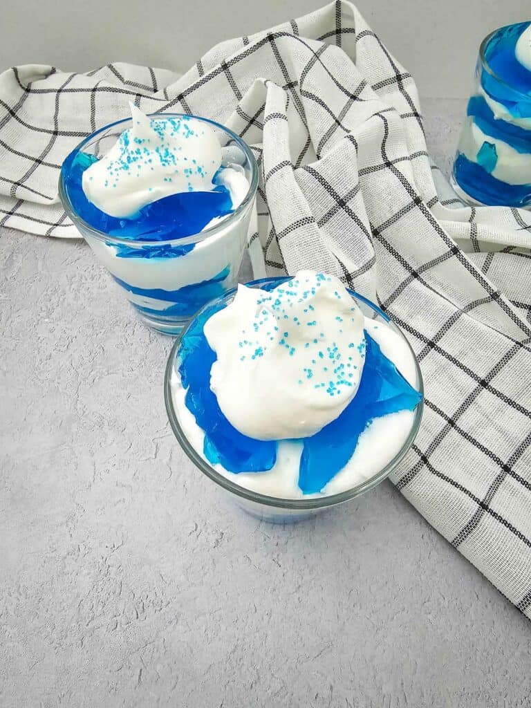 Blueberry Cool Whip Mousse - Super Easy No Bake Dessert Blueberry Cool Whip Mousse - Super Easy No Bake Dessert