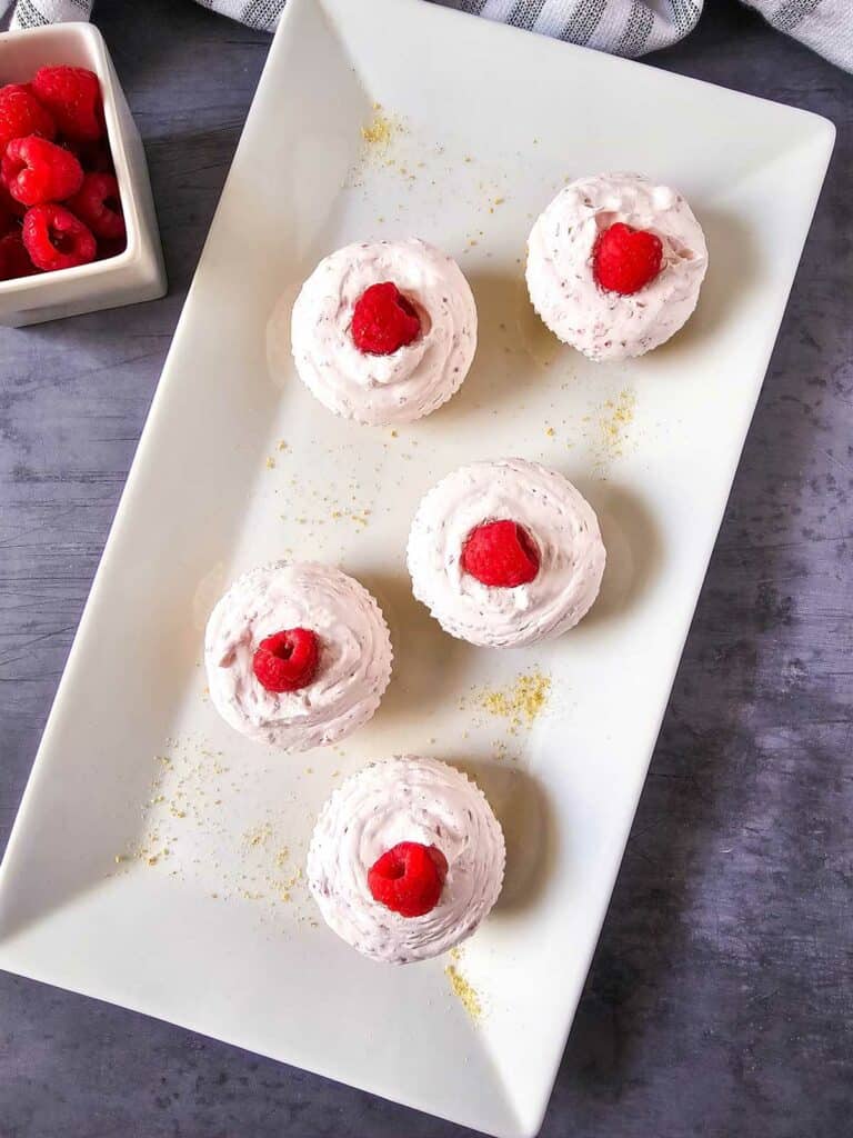 Mini No Bake Raspberry Cheesecakes – Party Perfect Treat! Mini No Bake Raspberry Cheesecakes – Party Perfect Treat!