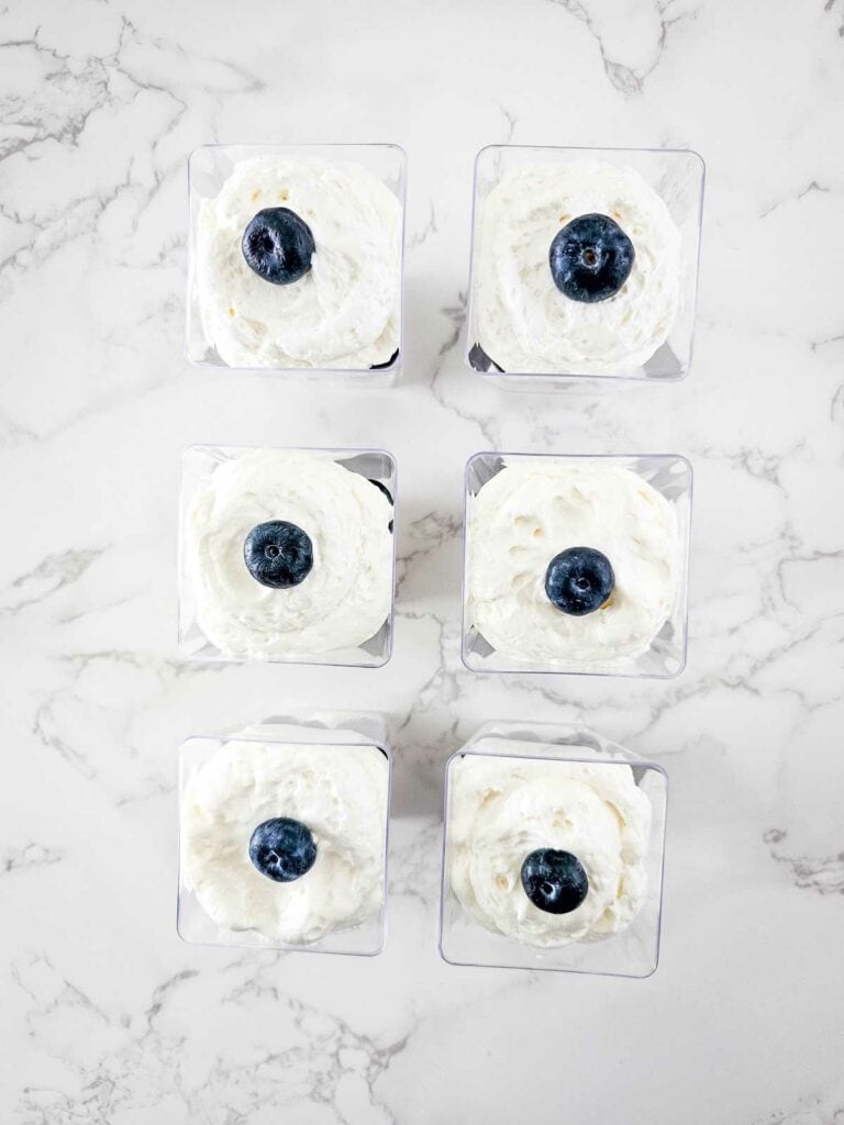 Blueberry Cheesecake Parfait Cups – Easy No Bake Party Dessert Blueberry Cheesecake Parfait Cups – Easy No Bake Party Dessert