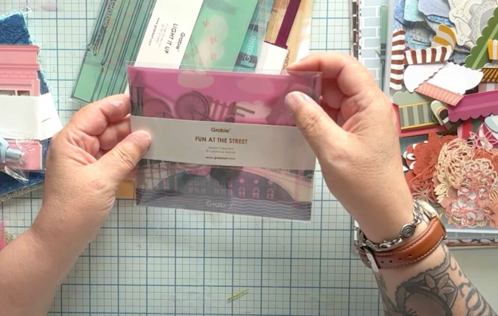 The Grabie Box Explosion: Paper Crafts Magic! The Grabie Box Explosion: Paper Crafts Magic!