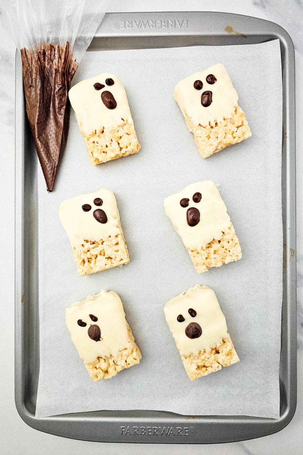 Spooky Good Rice Krispie Halloween Treats (aka Ghost Krispies!)