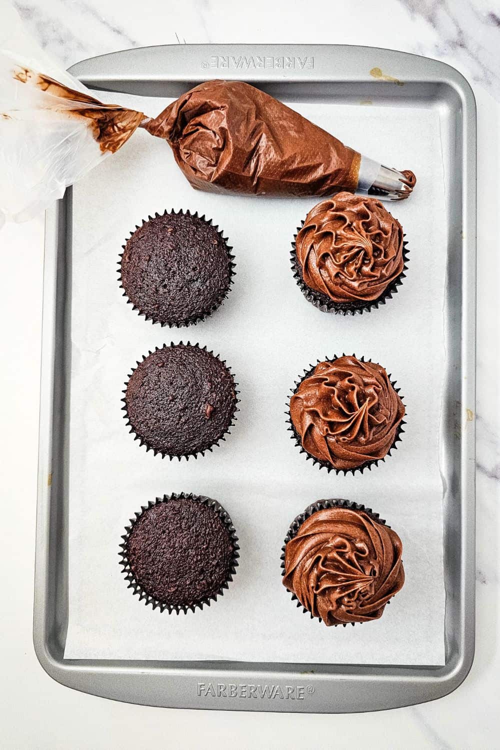 Easy Peasy Worms and Dirt Halloween Cupcakes
