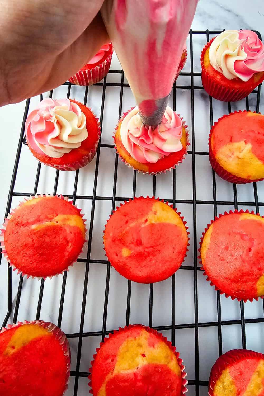 Peppermint Swirl Christmas Cupcakes (with Candy Cane Crunch!) Peppermint Swirl Christmas Cupcakes (with Candy Cane Crunch!)