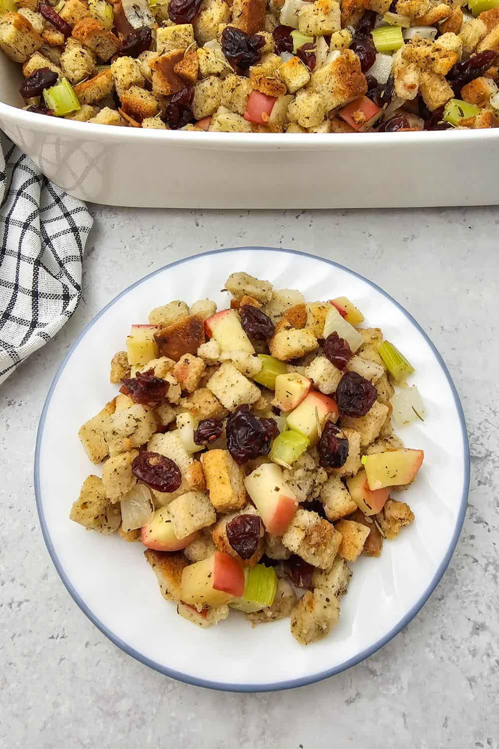 Apple Cranberry Stuffing (Just Like Mom Used to Make… But With a Fruity Twist!)