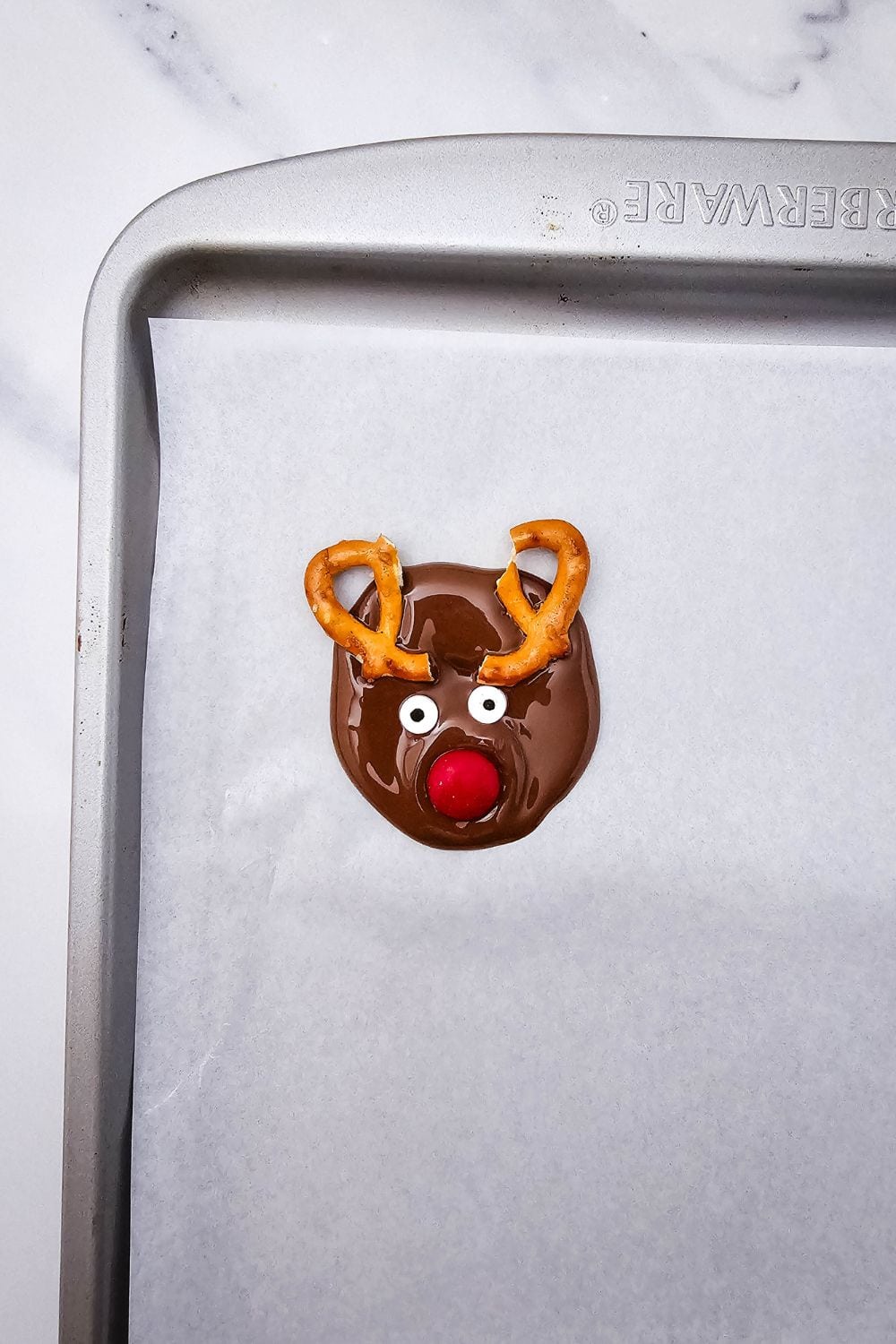 Rudolph the Red-Nosed Reindeer Chocolate Bark – The Cutest No-Bake Holiday Treat!