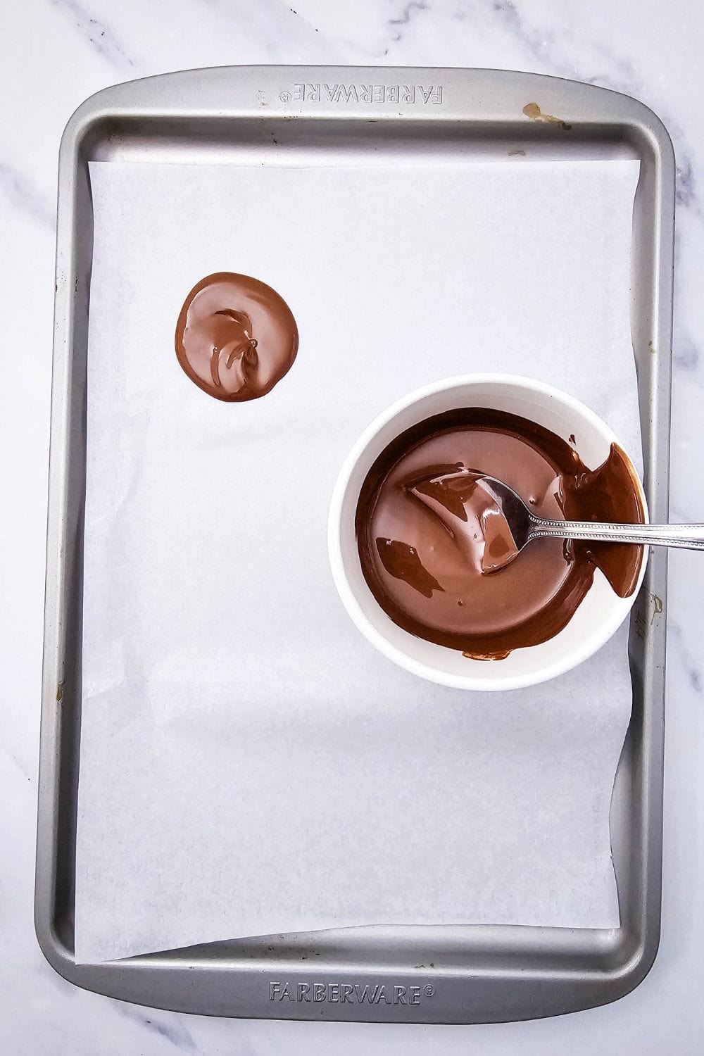 Rudolph the Red-Nosed Reindeer Chocolate Bark – The Cutest No-Bake Holiday Treat!