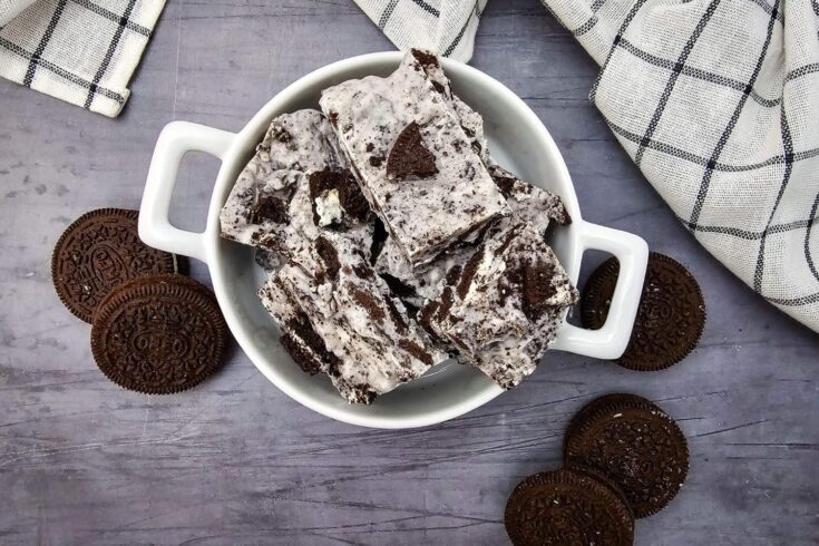 Cookies & Cream Dream Bark - The Easiest Oreo Dessert Ever!