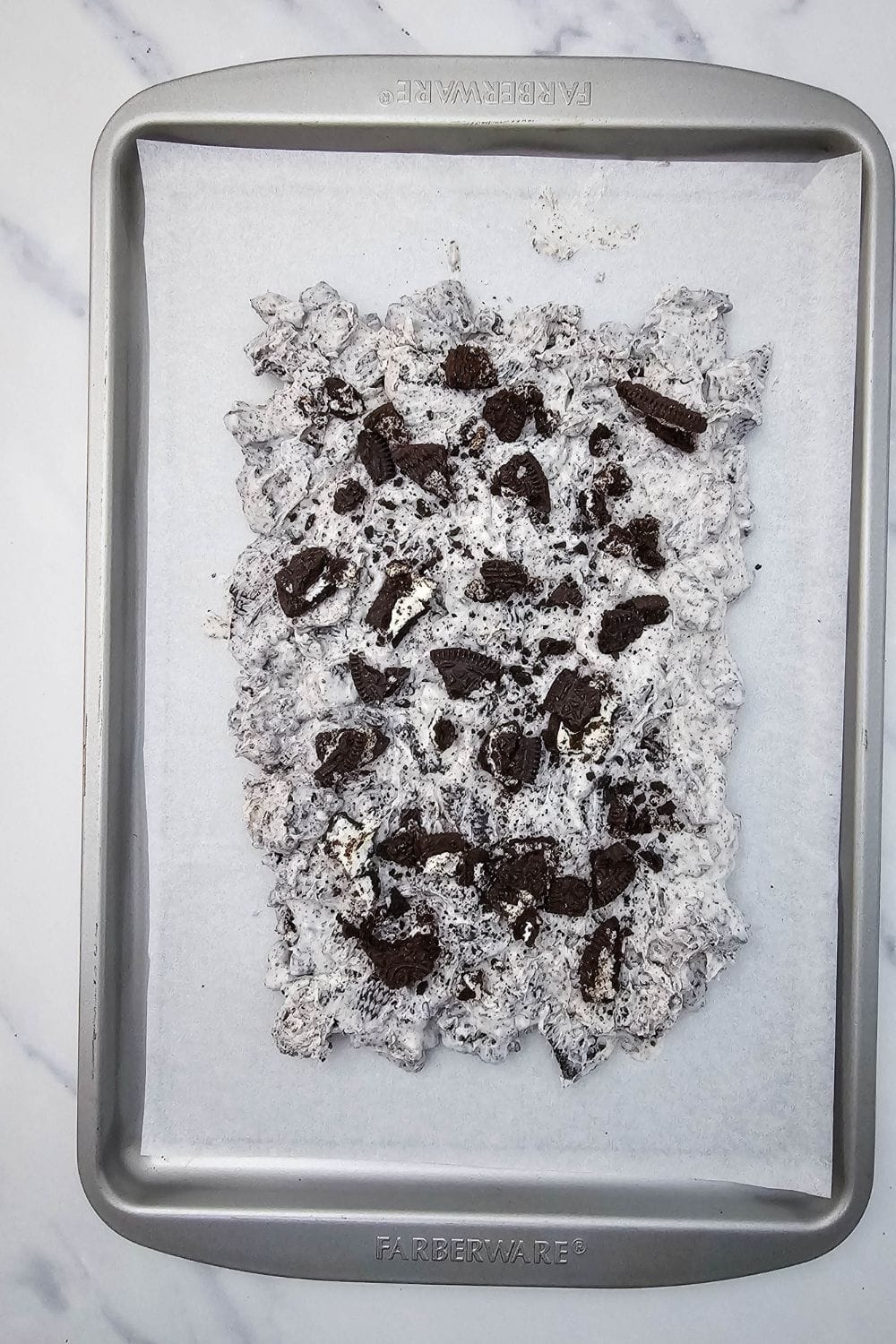 Cookies & Cream Dream Bark - The Easiest Oreo Dessert Ever!