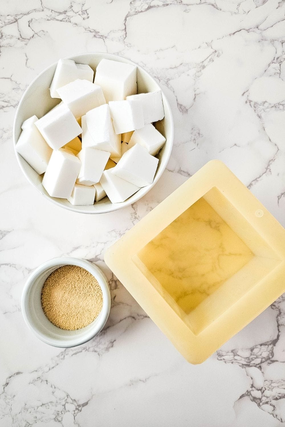 Buzz-Worthy Beauty: DIY Honey Swirl Soap Bars for Soft, Glowing Skin