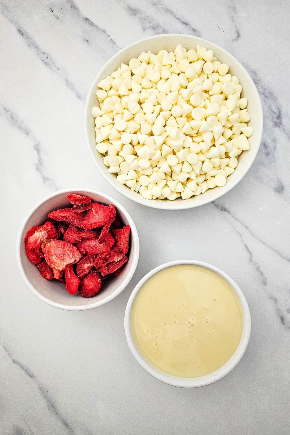 Easy Strawberries and Cream Fudge (A Dreamy No-Bake Dessert!)