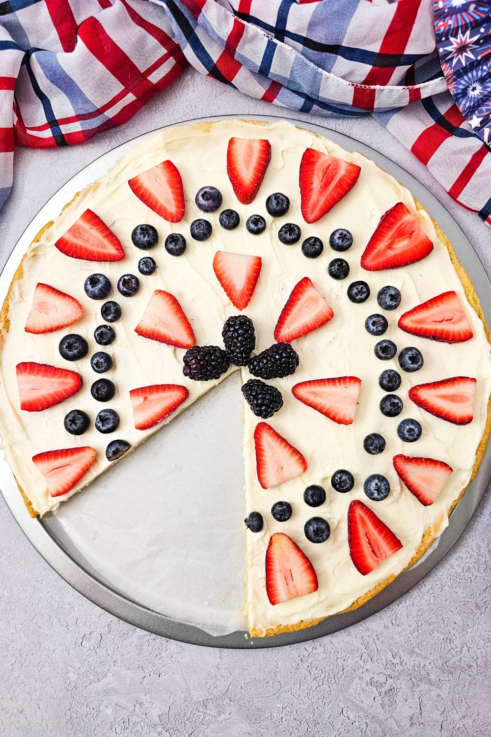 Red, White and Blue Fruit Pizza (Easy Patriotic Dessert)