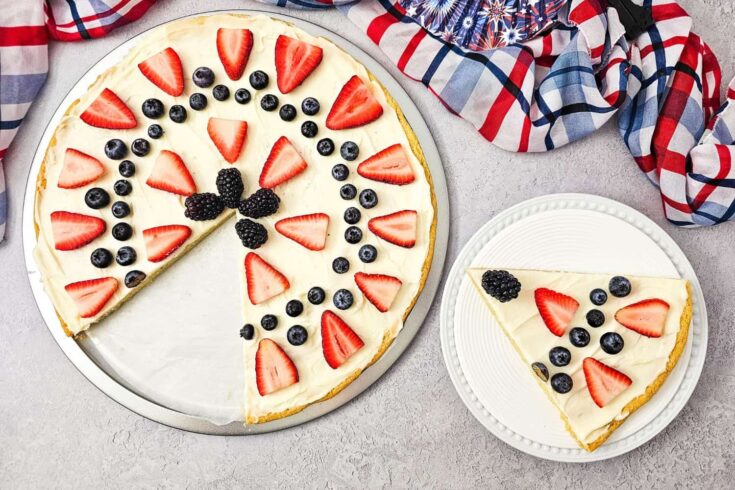 Red, White and Blue Fruit Pizza (Easy Patriotic Dessert)