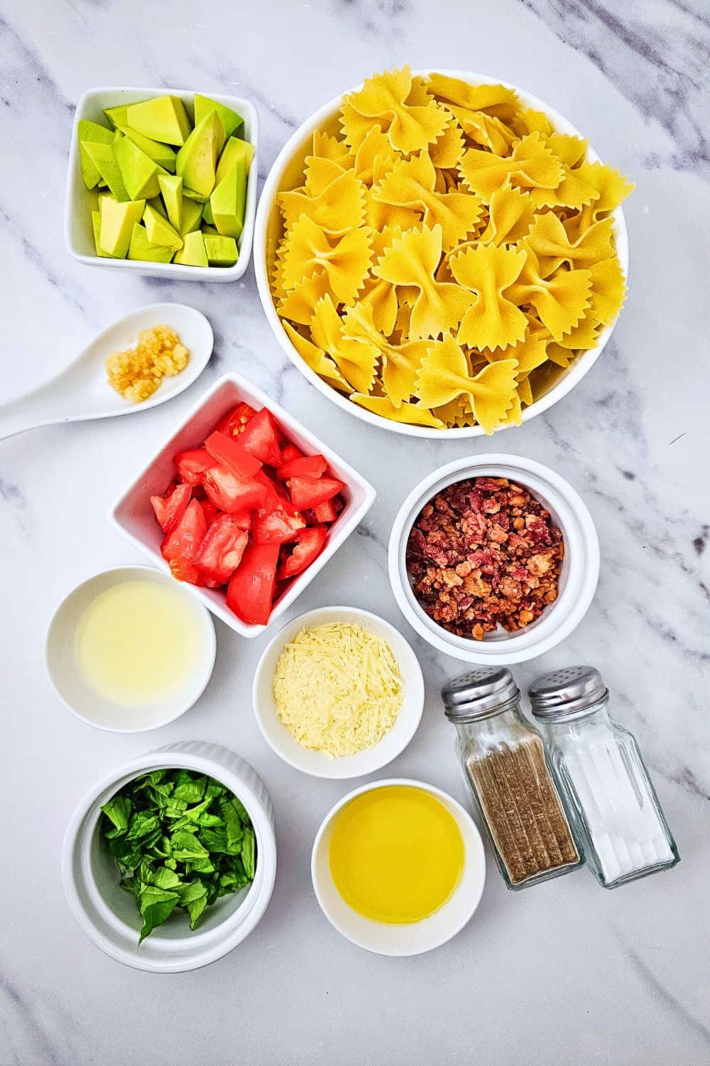 Creamy Avocado Pasta Salad with Crispy Bacon and Fresh Basil