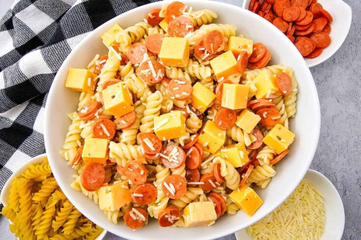 Pepperoni and Cheese Pasta Salad (Pizza in a Bowl!)