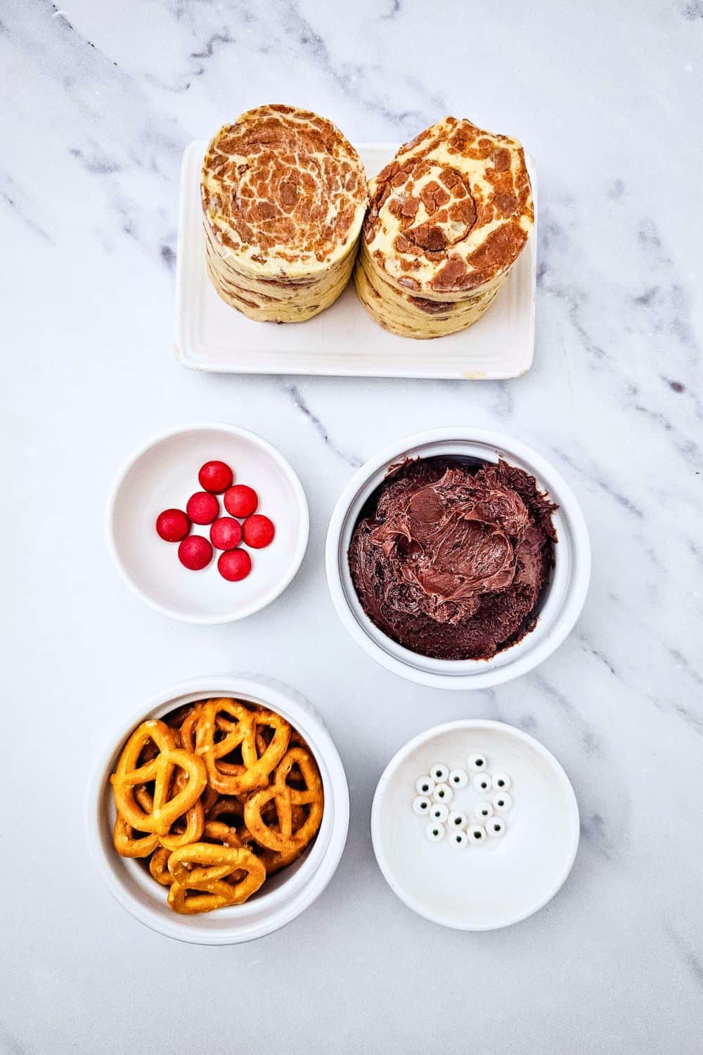 Easy Christmas Morning Breakfast - Adorable Reindeer Cinnamon Rolls